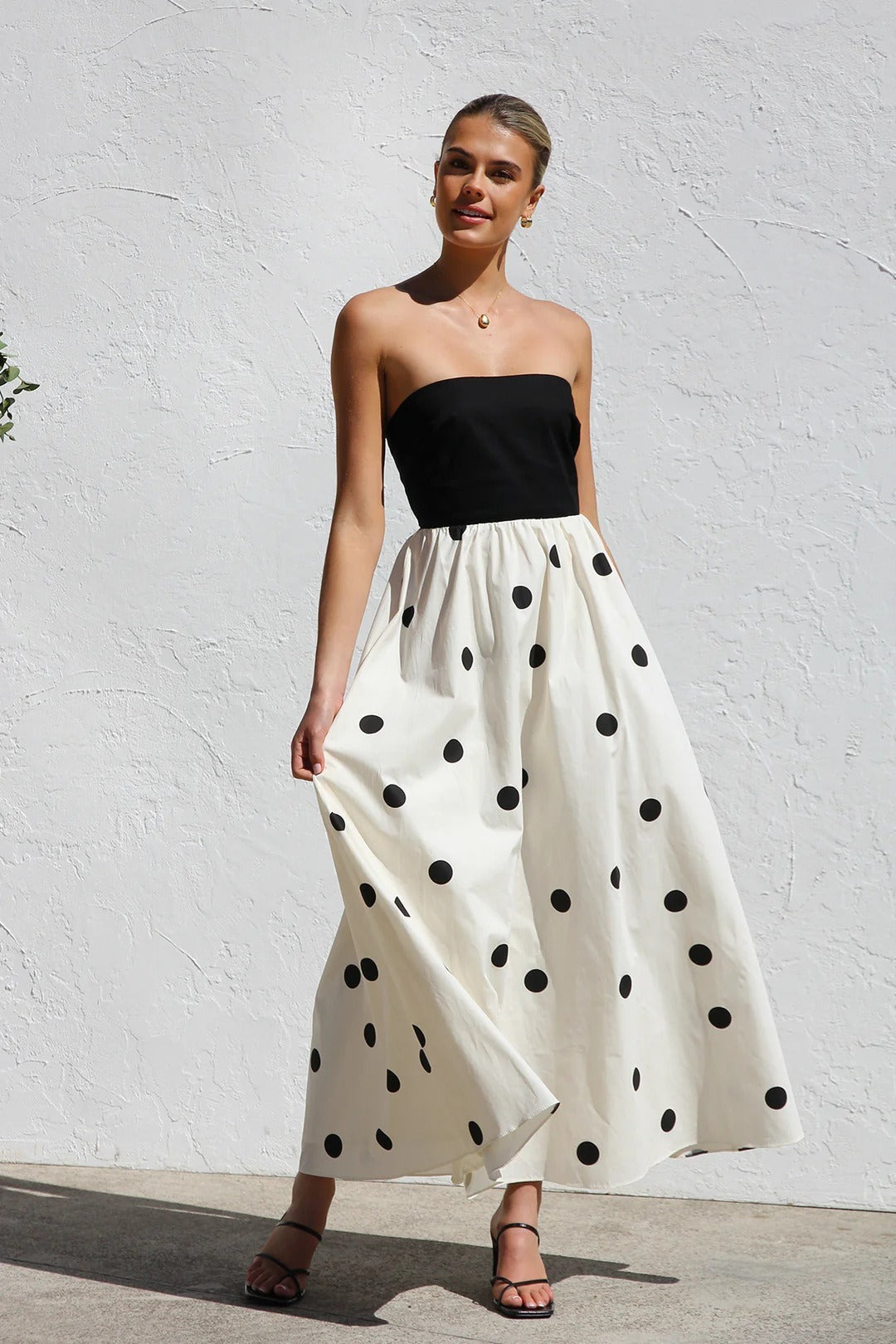 Abito lungo donna in tessuto leggero, a pois — vista 4