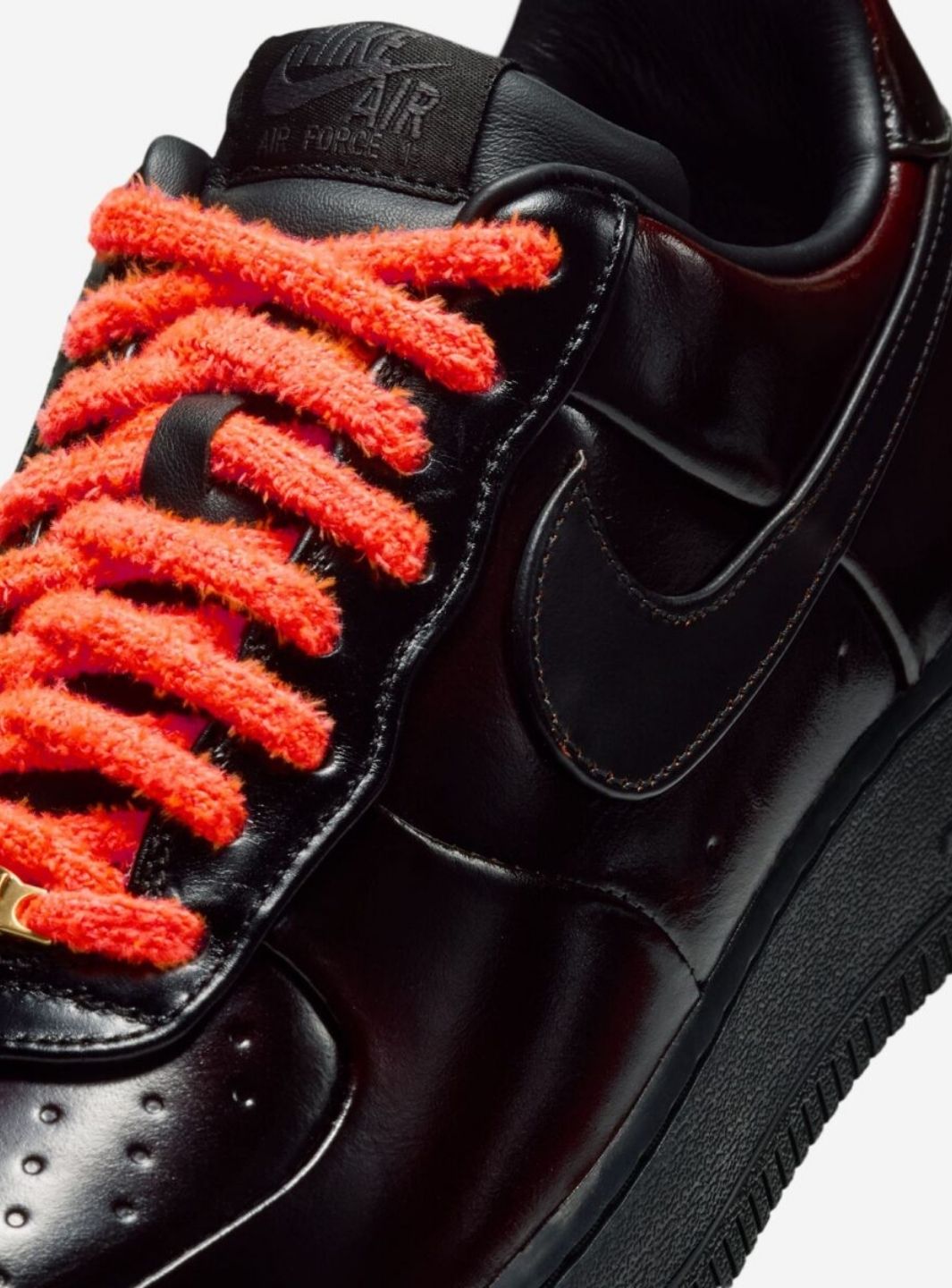 Nike Air Force 1 Low Family Reunion Air Soul sneakers basse uomo e donna pelle multicolore, indossate