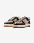 Nike Air Force 1 Low Patent Camo Pink sneakers basse uomo e donna pelle rosa, vista frontale