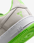 Nike Air Force 1 Low Kobe Bryant Forever Vast Grey Electric Green sneakers basse uomo e donna pelle grigio verde, indossate