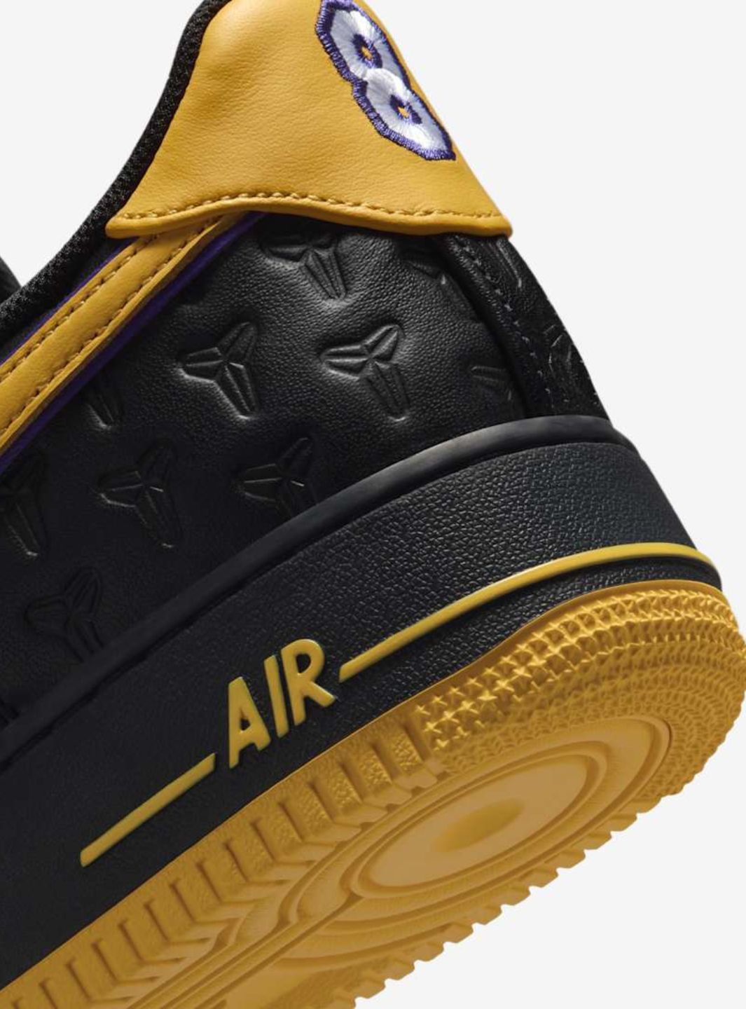 Nike Air Force 1 Low Kobe Bryant Lakers Away (Numbered Edition of 8000) sneakers basse uomo e donna pelle multicolore, dettag