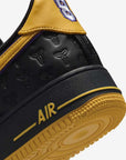 Nike Air Force 1 Low Kobe Bryant Lakers Away (Numbered Edition of 8000) sneakers basse uomo e donna pelle multicolore, dettag