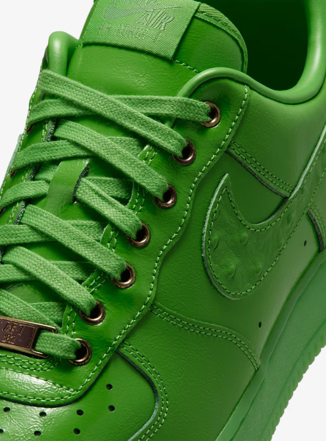 Nike Air Force 1 Low Icon Green Apple sneakers basse uomo e donna pelle verde, indossate