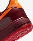 Nike Air Force 1 Low Patent Leather Dark Team Red Safety Orange sneakers basse uomo e donna pelle rosso arancione, dettaglio 