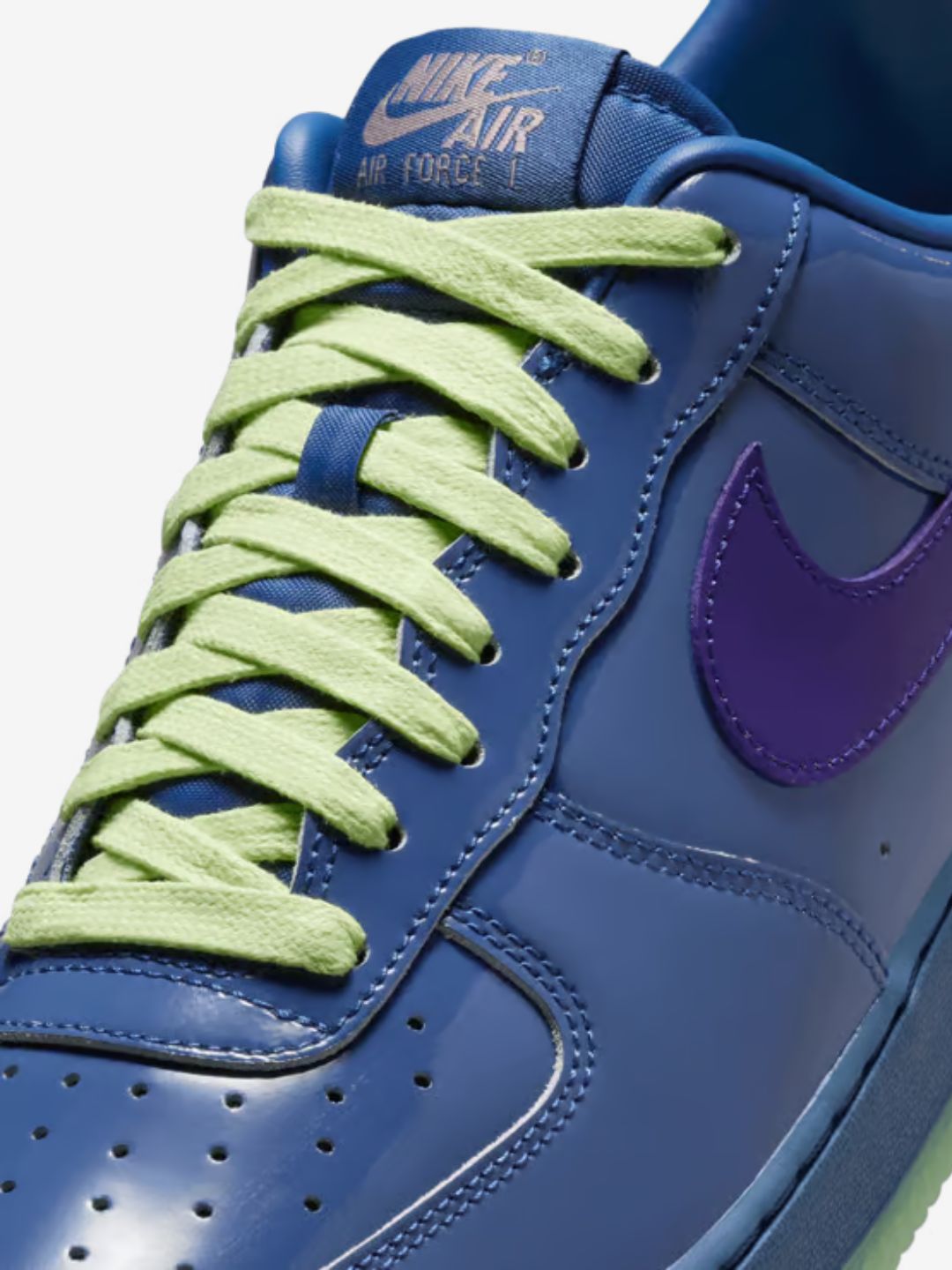 Nike Air Force 1 Low Patent Leather Mystic Navy Grape Ice sneakers basse uomo e donna pelle blu, dettaglio suola