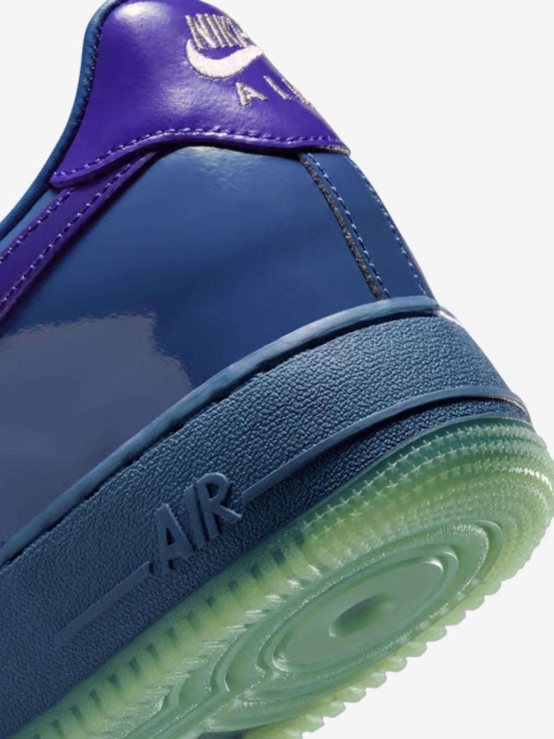 Nike Air Force 1 Low Patent Leather Mystic Navy Grape Ice sneakers basse uomo e donna pelle blu, dettaglio tomaia