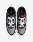 Nike Air Force 1 Low Kobe Bryant Denim Obsidian Safety Orange sneakers basse uomo e donna pelle blu arancione, vista posterio