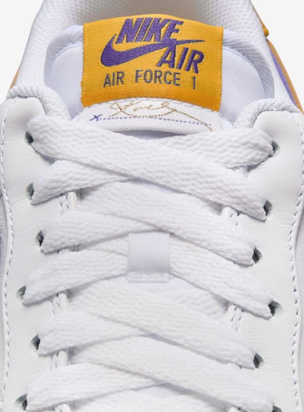 Nike Air Force 1 Low Kobe Bryant Lakers Home sneakers basse uomo e donna pelle giallo viola, indossate