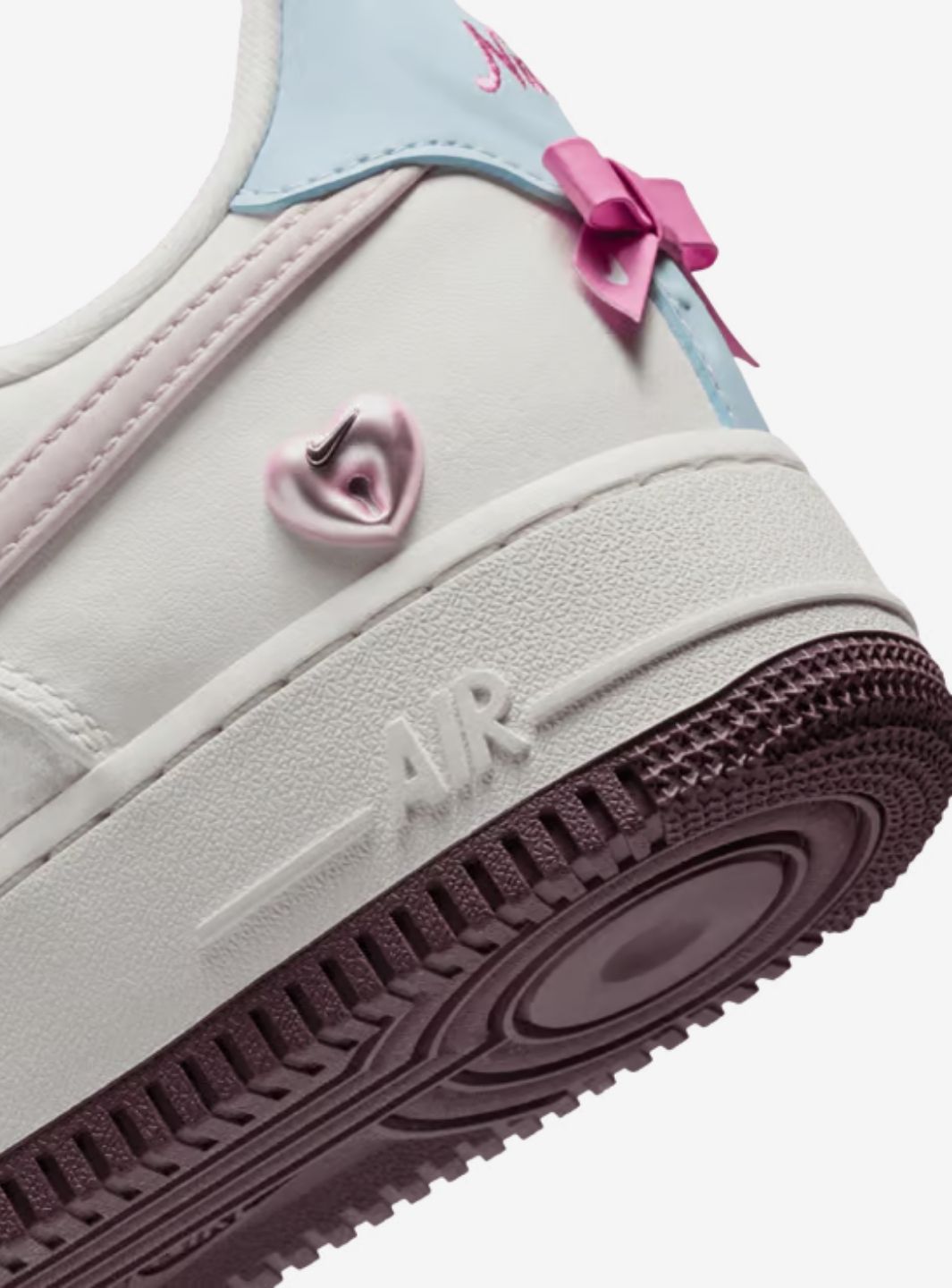Nike Air Force 1 Low Valentine's Day (2026) sneakers basse donna pelle multicolore, dettaglio tomaia