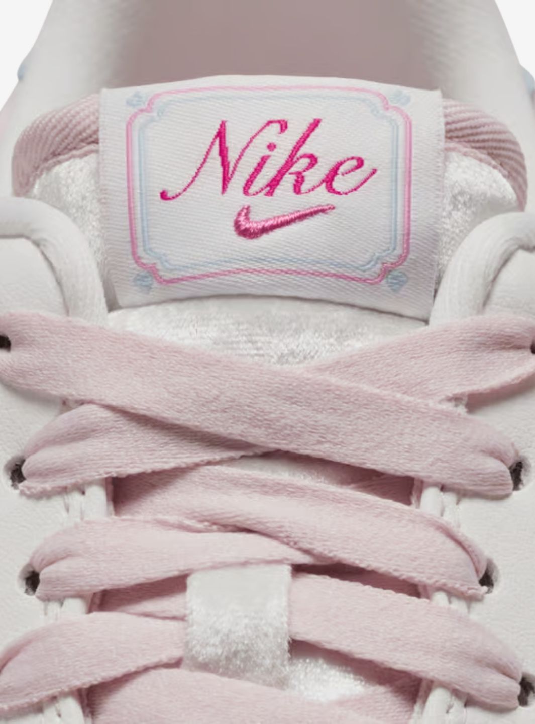 Nike Air Force 1 Low Valentine's Day (2026) sneakers basse donna pelle multicolore, dettaglio tallone