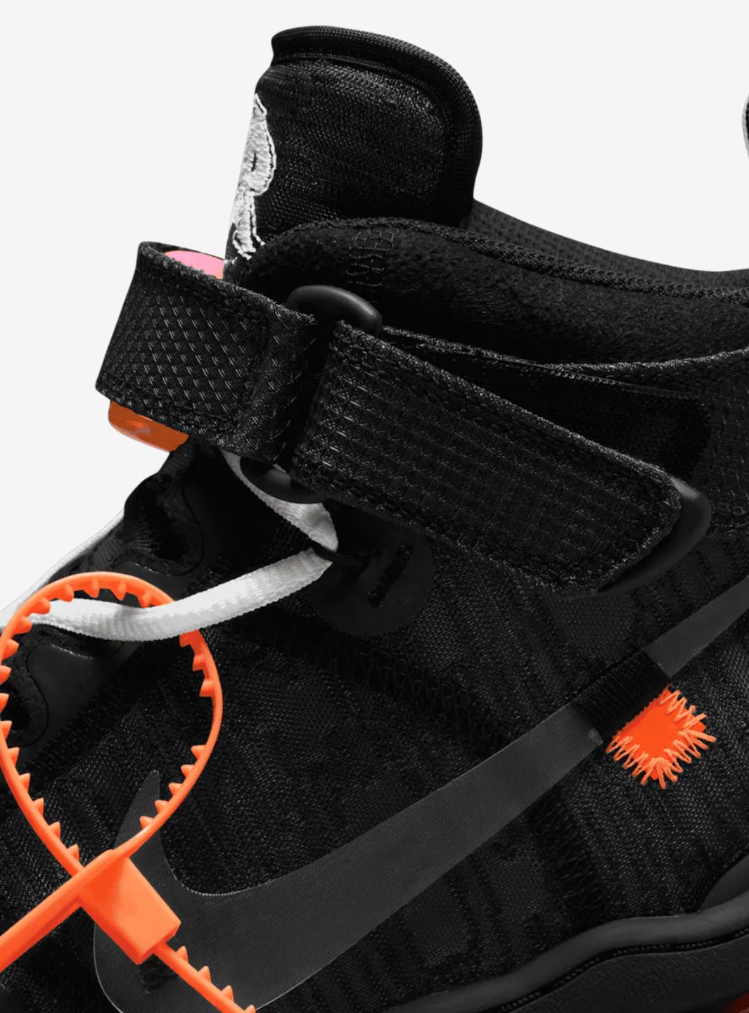 Nike Air Force 1 Mid Off-White Black sneakers alte uomo e donna pelle bianco nero, indossate