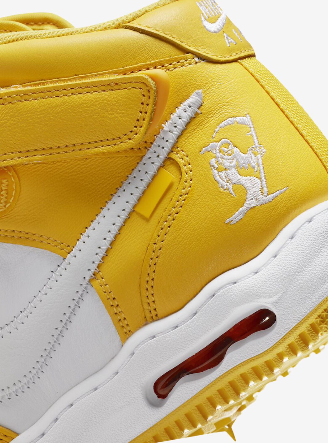 Nike Air Force 1 Mid Off-White Varsity Maize sneakers alte uomo e donna pelle bianco giallo, indossate
