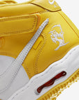 Nike Air Force 1 Mid Off-White Varsity Maize sneakers alte uomo e donna pelle bianco giallo, indossate