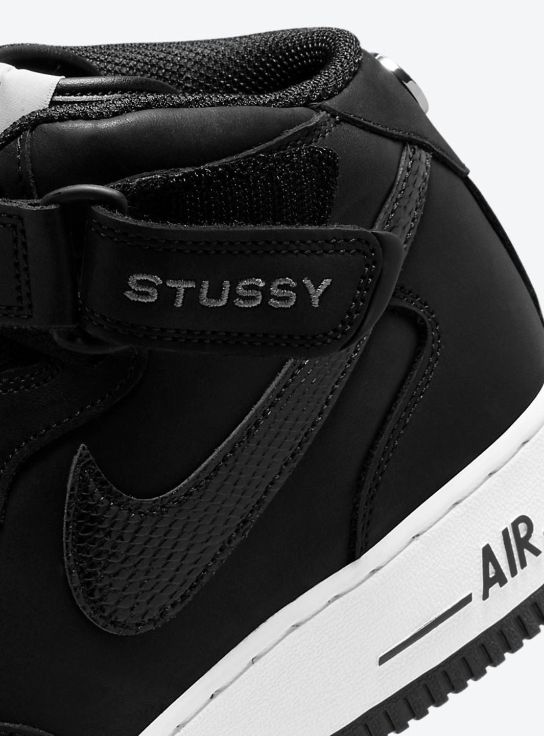 Nike Air Force 1 Mid Stussy Black White sneakers alte uomo e donna pelle bianco nero, indossate