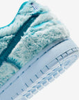 Nike Dunk Low Abominable Snowman sneakers basse bambino in pelle blu verde, dettaglio tomaia