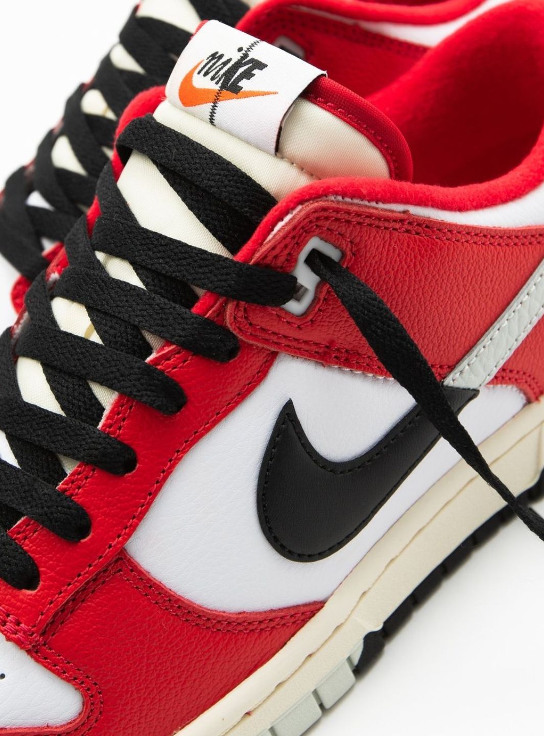 Nike Dunk Low Chicago Split sneakers basse uomo e donna in pelle bianco rosso, dettaglio tallone