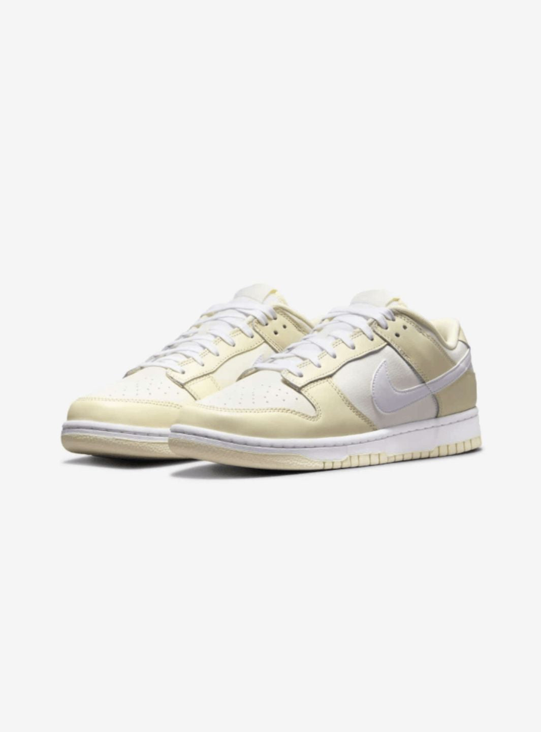 Nike Dunk Low Coconut Milk sneakers basse uomo e donna in pelle bianco, vista frontale