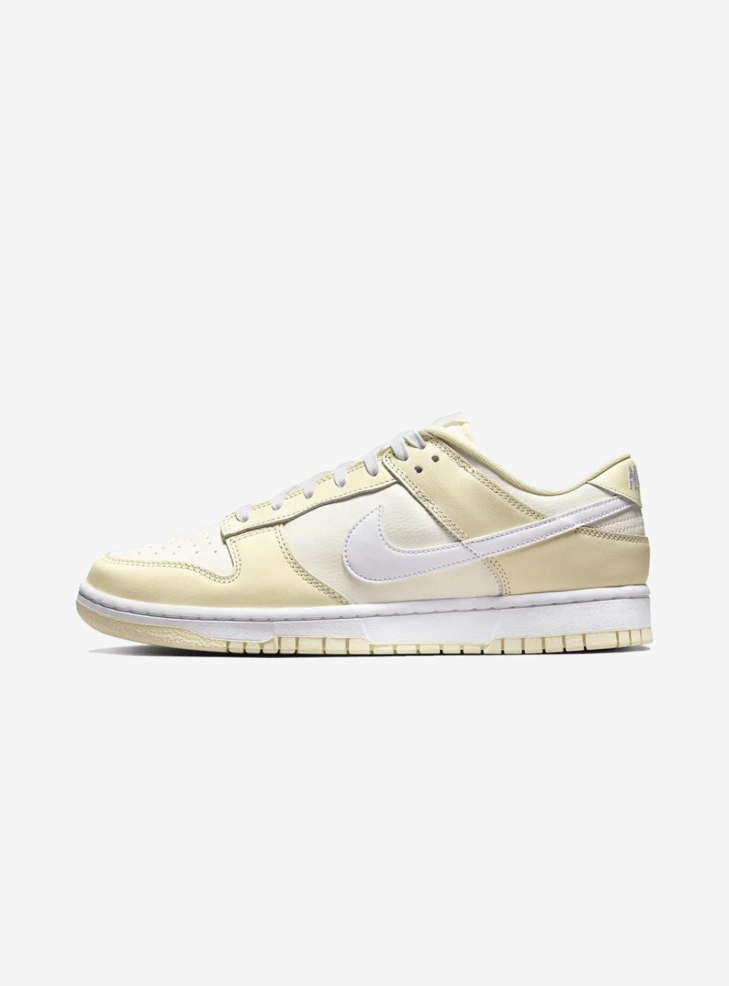 Nike Dunk Low Coconut Milk sneakers basse uomo e donna in pelle bianco, vista laterale