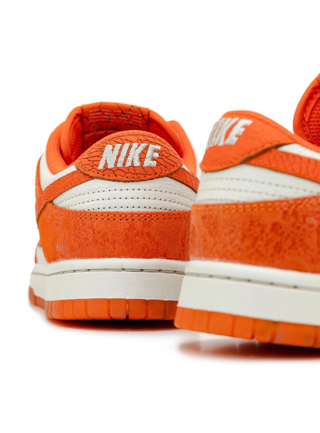 Nike Dunk Low Cracked Orange sneakers basse donna in pelle arancione, vista posteriore