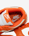 Nike Dunk Low Cracked Orange sneakers basse donna in pelle arancione, vista dall'alto