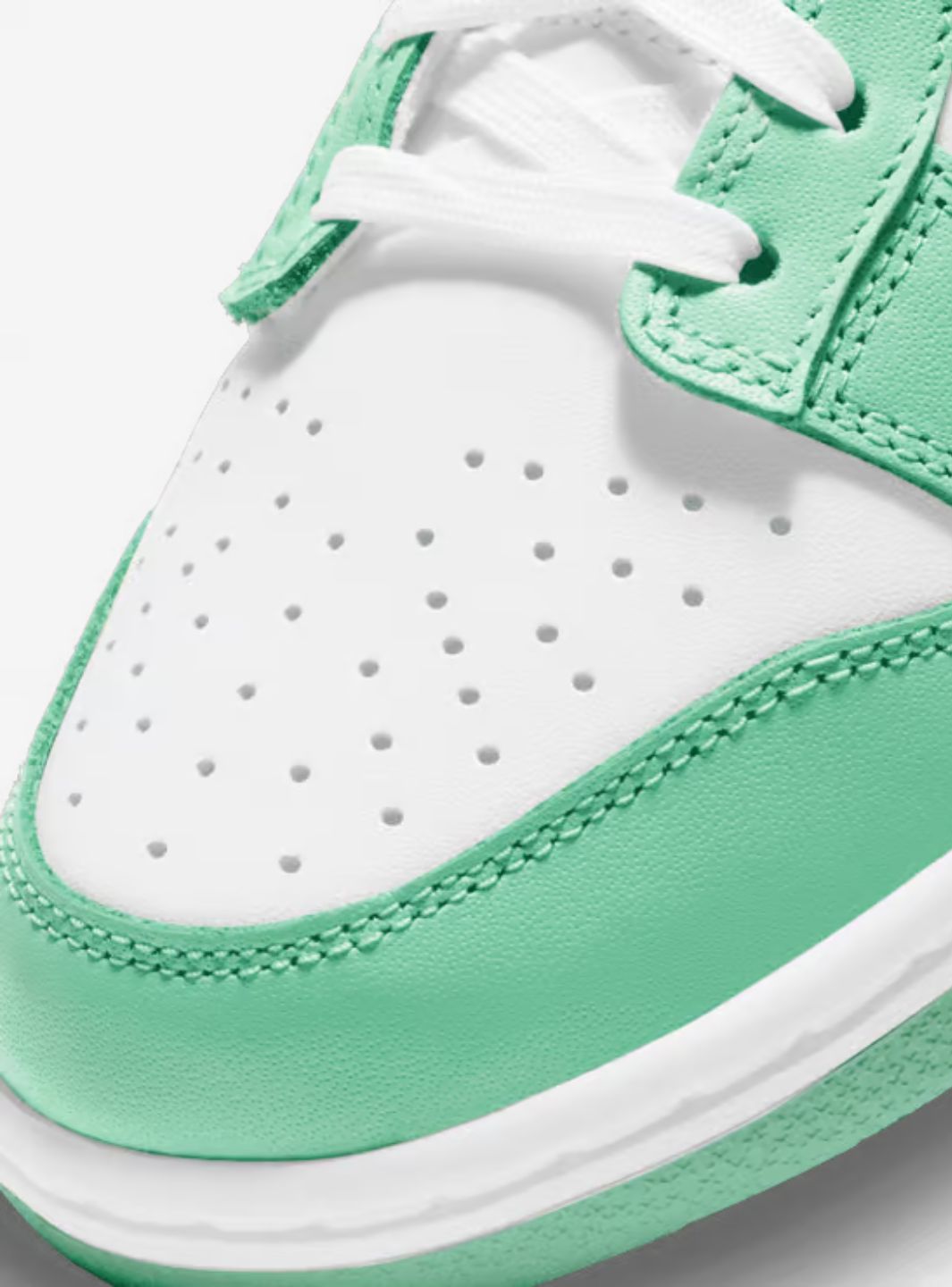 Nike Dunk Low Green Glow sneakers basse donna in pelle verde, dettaglio suola