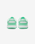 Nike Dunk Low Green Glow sneakers basse donna in pelle verde, vista dall'alto