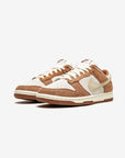 Nike Dunk Low Medium Curry sneakers basse uomo e donna in pelle arancione, vista frontale