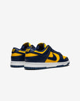 Nike Dunk Low Michigan (2021) sneakers basse uomo e donna in pelle bianco blu, dettaglio suola