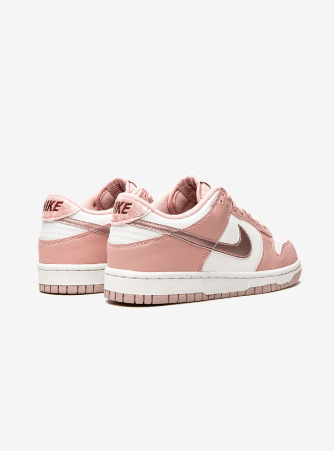Nike Dunk Low Pink Velvet sneakers basse bambino in pelle rosa, dettaglio suola