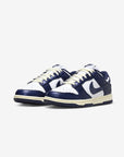 Nike Dunk Low Vintage Navy sneakers basse donna in pelle blu, vista frontale