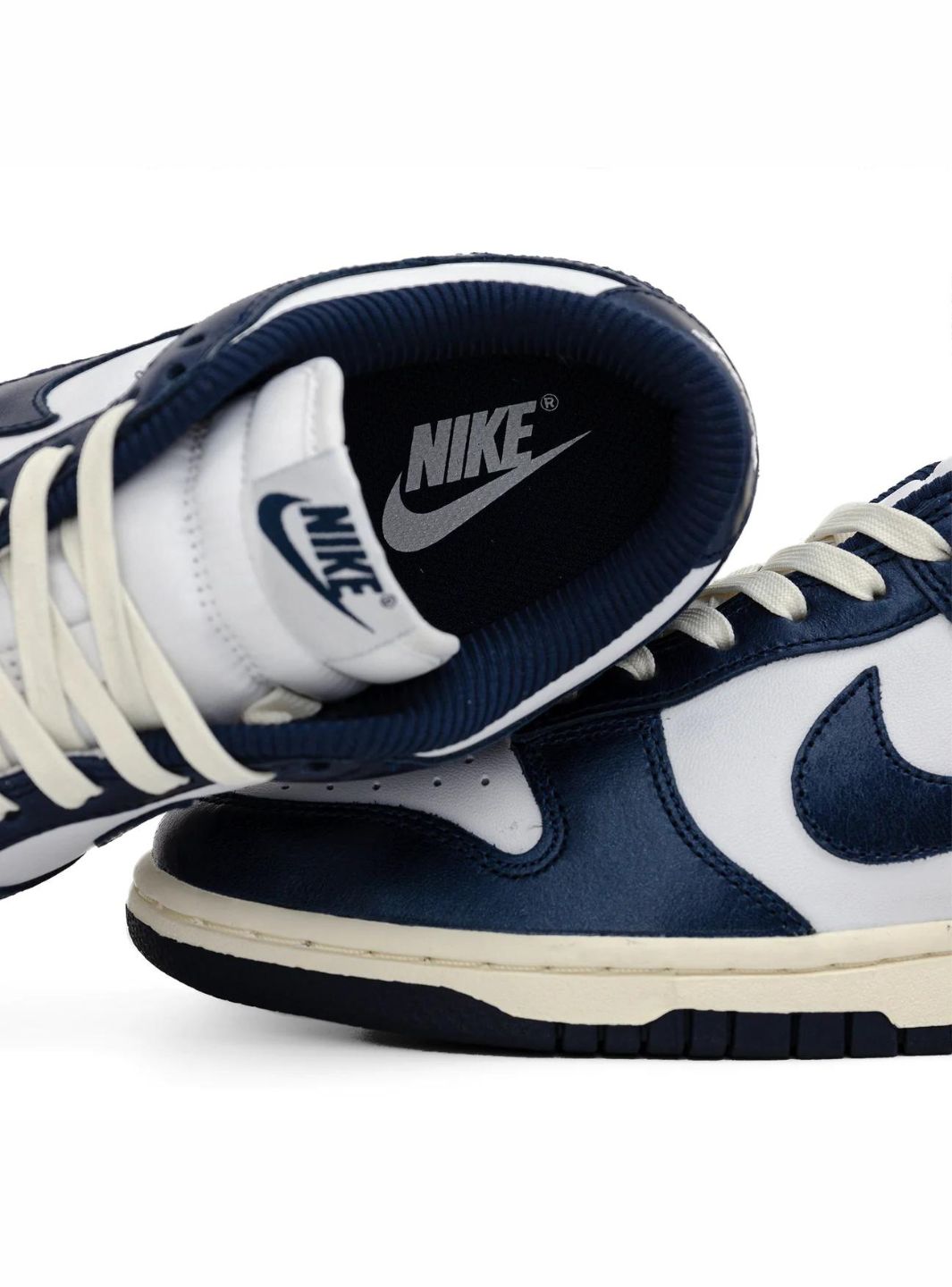 Nike Dunk Low Vintage Navy sneakers basse donna in pelle blu, vista dall'alto