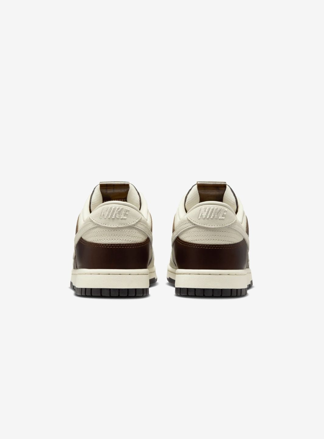 Nike Dunk Low Retro Fauna Brown Soft Pearl sneakers basse uomo e donna in pelle marrone, vista posteriore