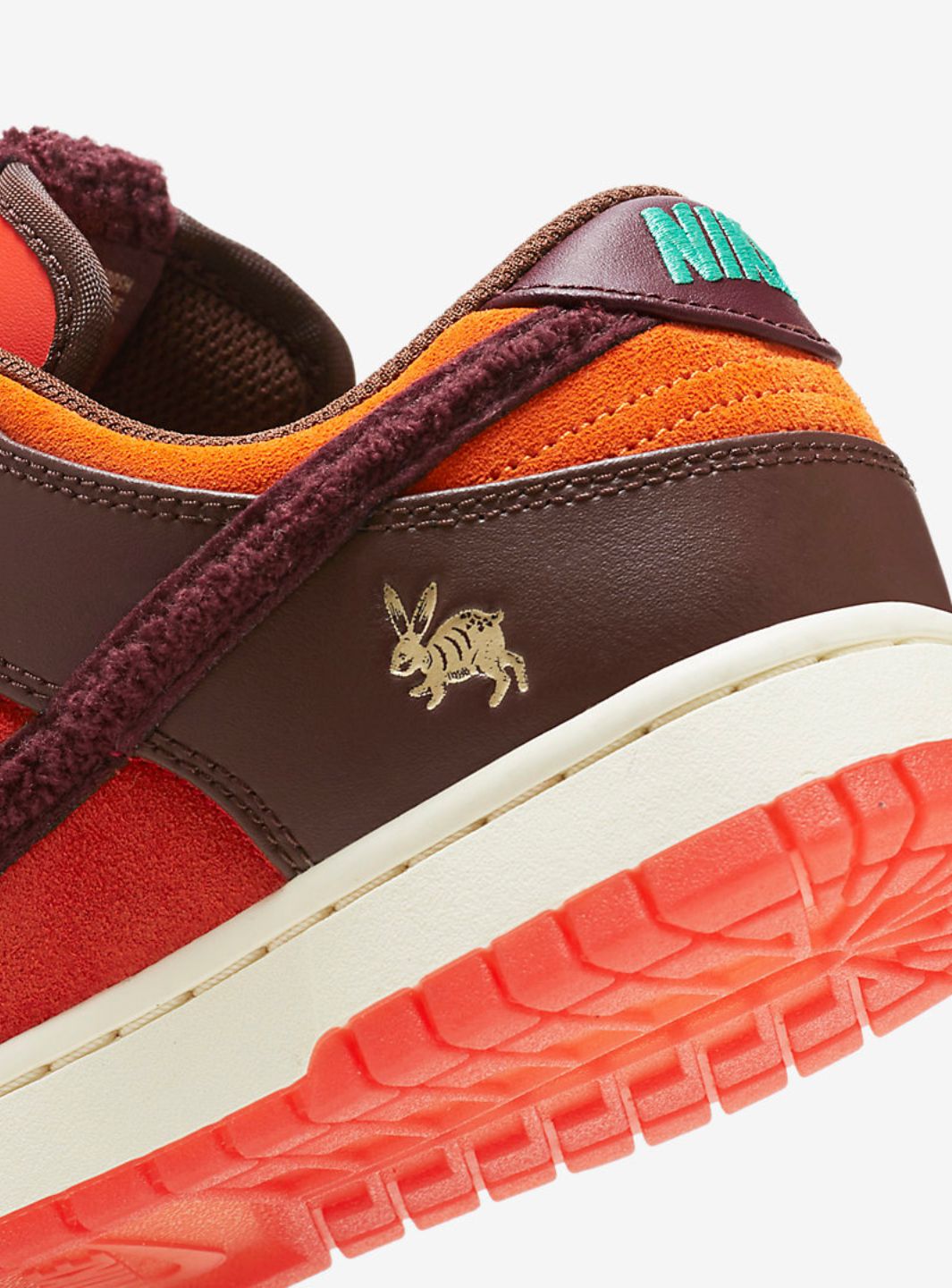 Nike Dunk Low Retro Year of the Rabbit Light Crimson (2023) sneakers basse uomo e donna in pelle rosso, dettaglio tomaia