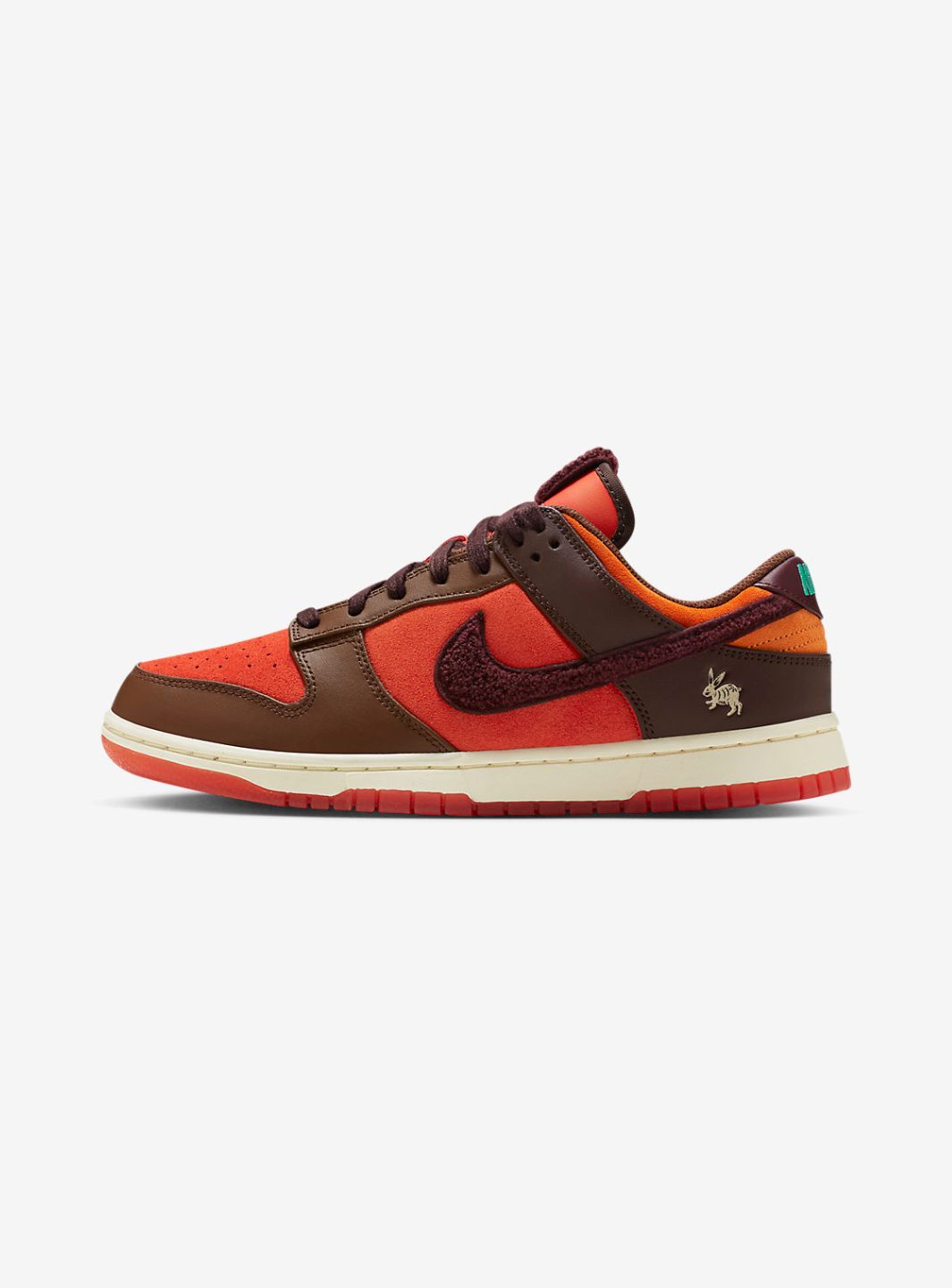 Nike Dunk Low Retro Year of the Rabbit Light Crimson (2023) sneakers basse uomo e donna in pelle rosso, vista laterale