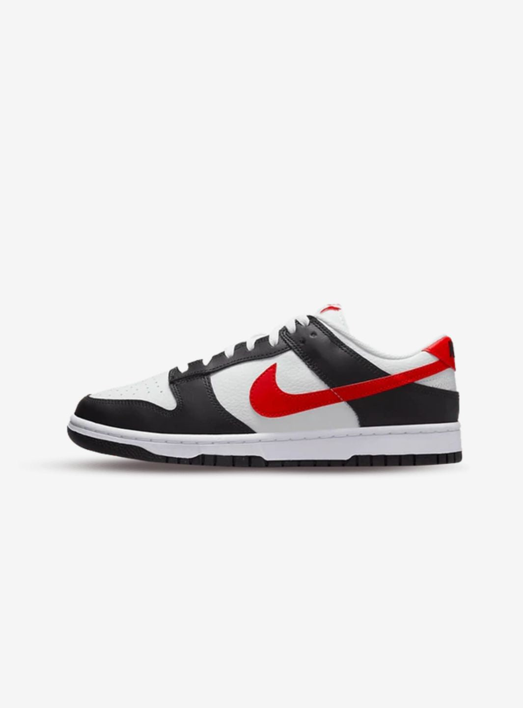 Nike Dunk Low Retro Red Swoosh Panda sneakers basse uomo e donna in pelle nero bianco, vista laterale