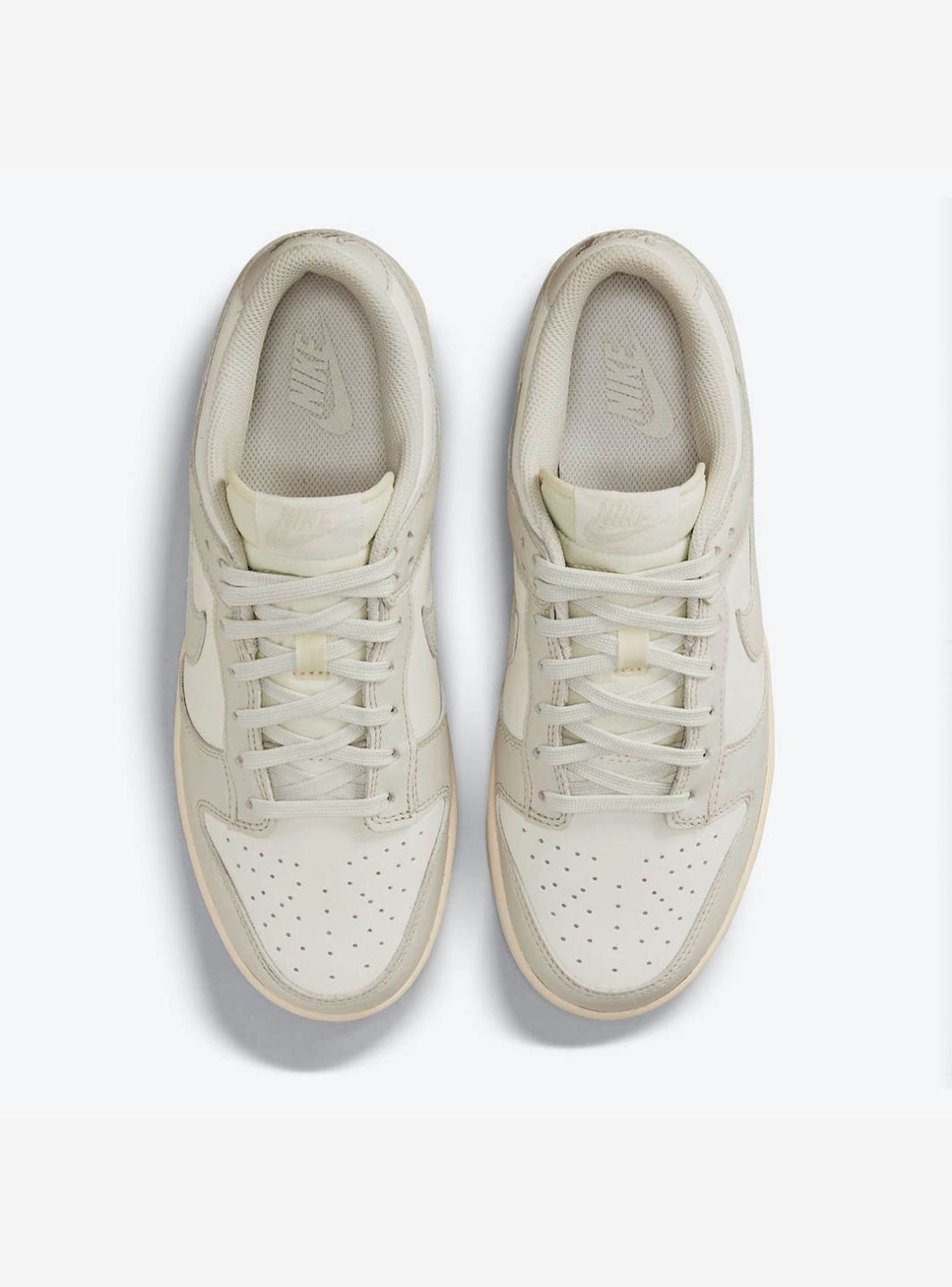 Nike Dunk Low Sail Light Bone sneakers basse uomo e donna in pelle bianco beige, vista posteriore