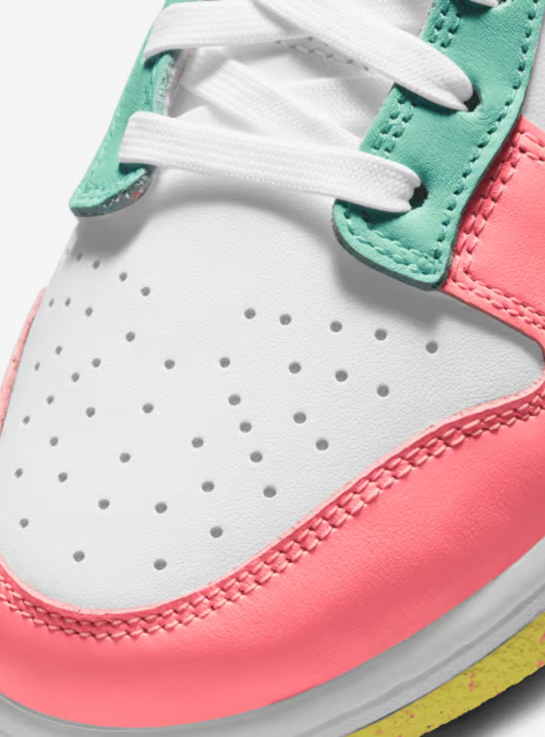Nike Dunk Low Easter Candy sneakers basse uomo e donna in pelle multicolore, dettaglio suola
