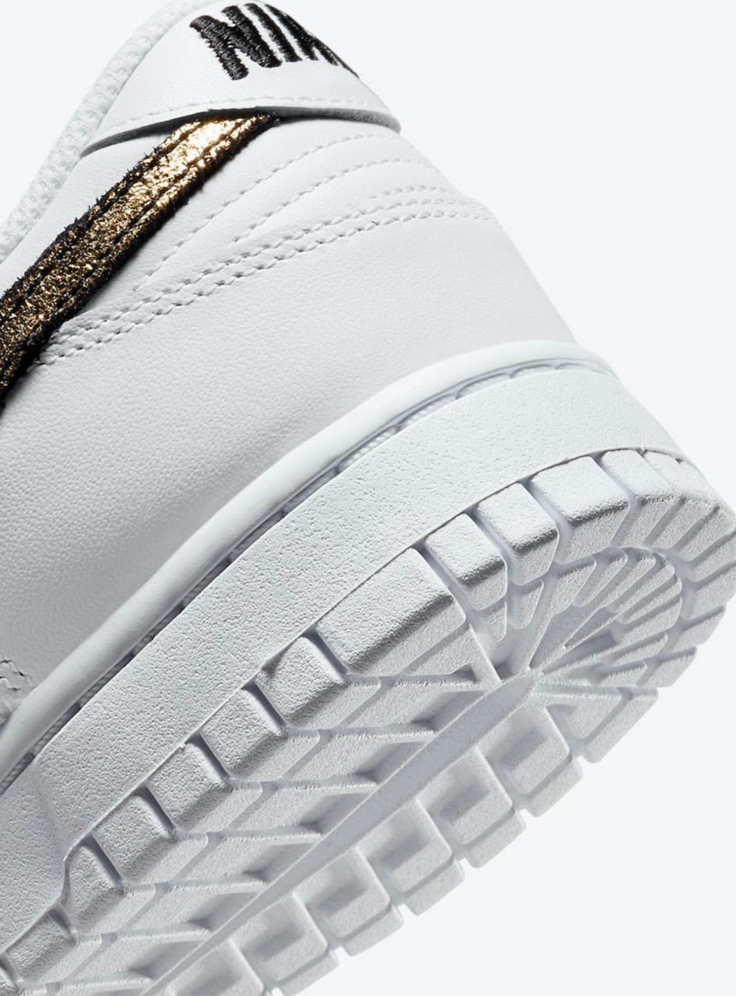 Nike Dunk Low Primal White sneakers basse donna in pelle bianco, dettaglio tomaia