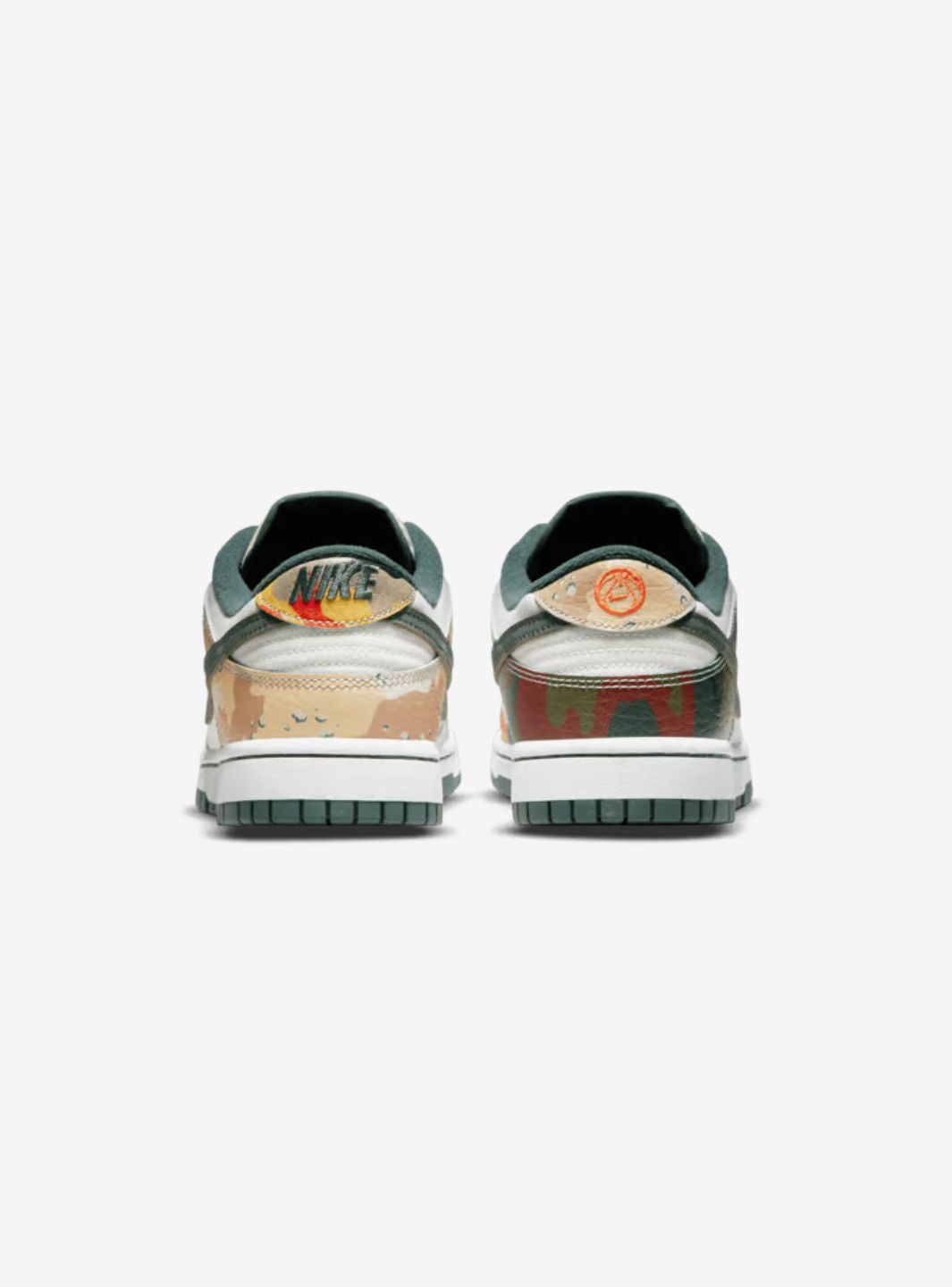 Nike Dunk Low Sail Multi-Camo sneakers basse uomo e donna in pelle bianco, vista dall'alto