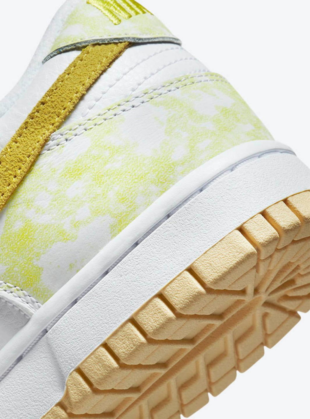 Nike Dunk Low Yellow Strike sneakers basse uomo e donna in pelle giallo, dettaglio tomaia
