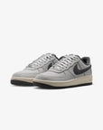 Nike Air Force 1 Low Yuto Horigome White Iron Grey sneakers basse uomo e donna pelle bianco grigio, vista frontale