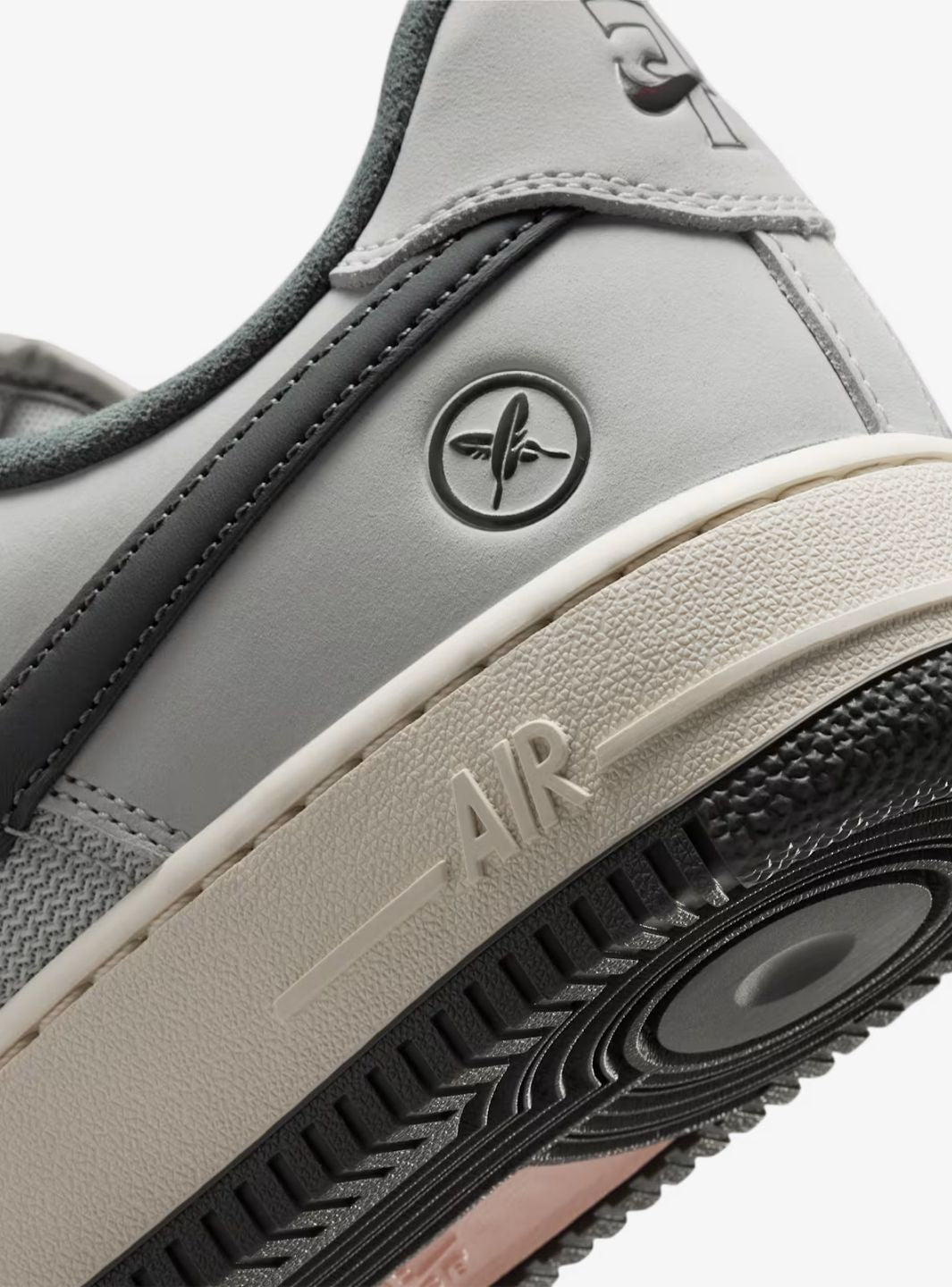 Nike Air Force 1 Low Yuto Horigome White Iron Grey sneakers basse uomo e donna pelle bianco grigio, indossate