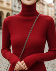 Maglione donna girocollo in materiale morbido